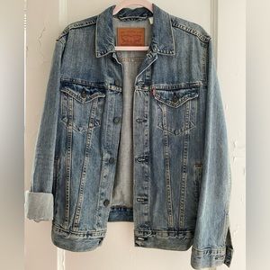Levi’s Men’s VINTAGE RELAXED FIT TRUCKER JACKET